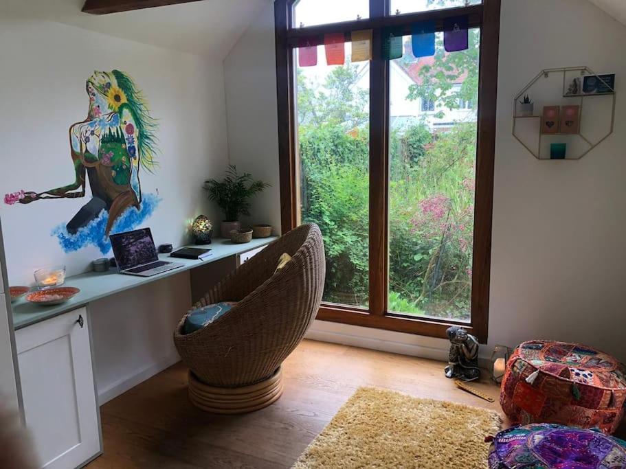 The Retreat, A Relaxing Getaway For Couples Lägenhet Hambrook Exteriör bild