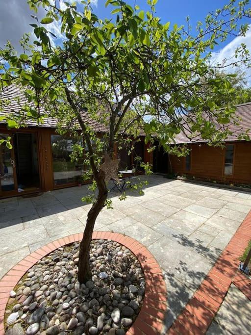 The Retreat, A Relaxing Getaway For Couples Lägenhet Hambrook Exteriör bild